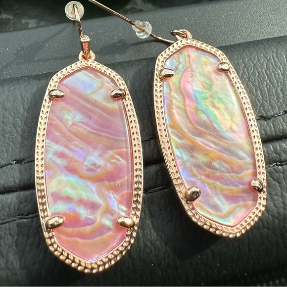 Kendra Scott Elle Light pink iridescent abalone earrings in RG - Picture 2 of 5
